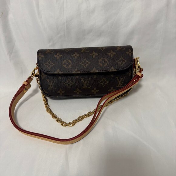 Louis Vuitton Wallet on Chain Ivy - Picture 3 of 10